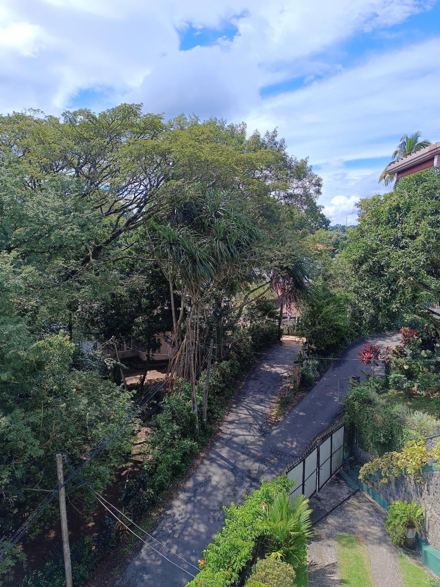 Appartement Shalom à Peradeniya Extérieur photo