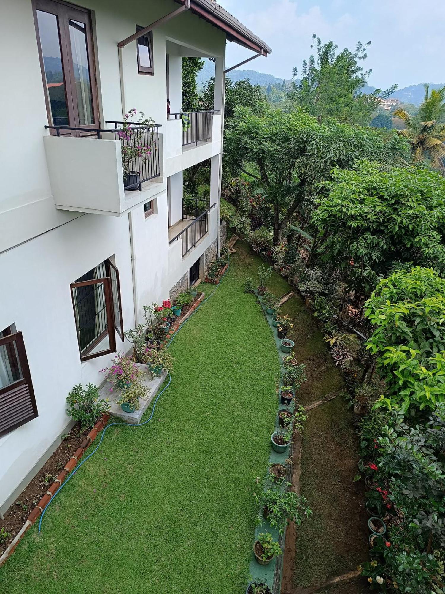 Appartement Shalom à Peradeniya Extérieur photo